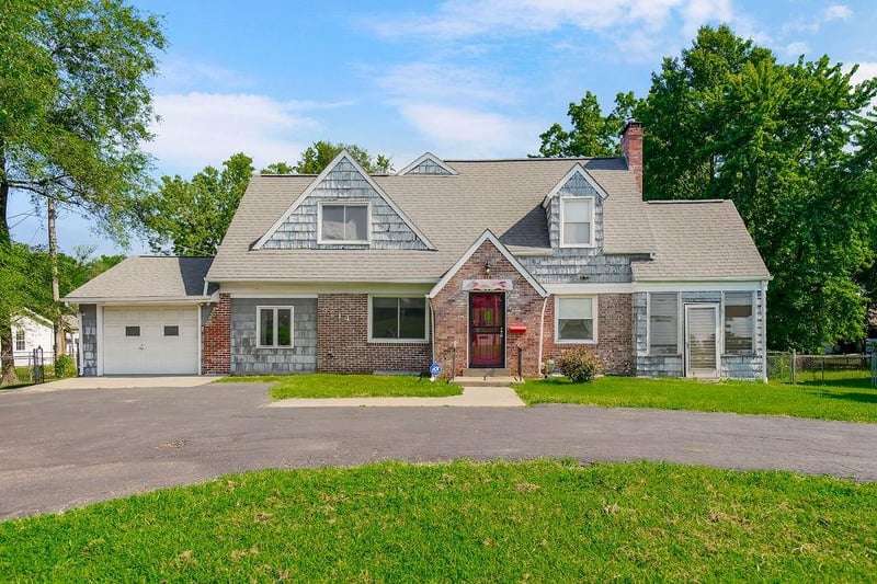 3214 Vivion Rd, Kansas City, MO 64119