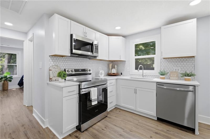 9709 Rice Ave, Kansas City, MO 64133