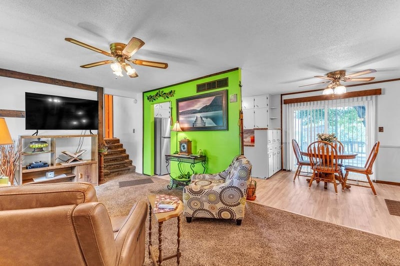 5702 18th St, St Joseph, MO 64504