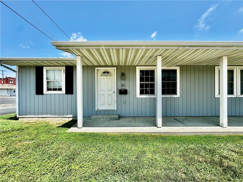 213 E 1st St, Maryville, MO 64468
