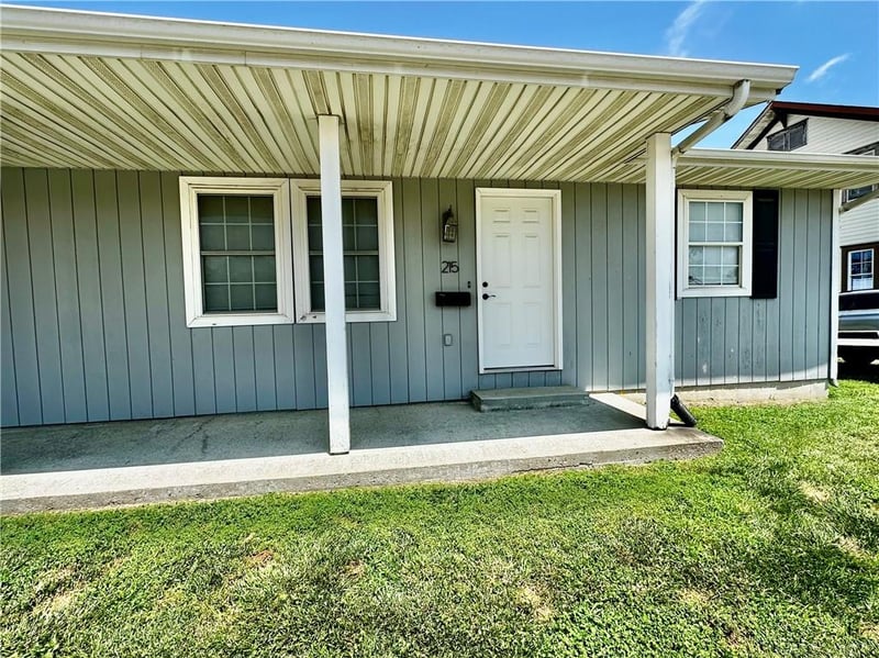 213 E 1st St, Maryville, MO 64468