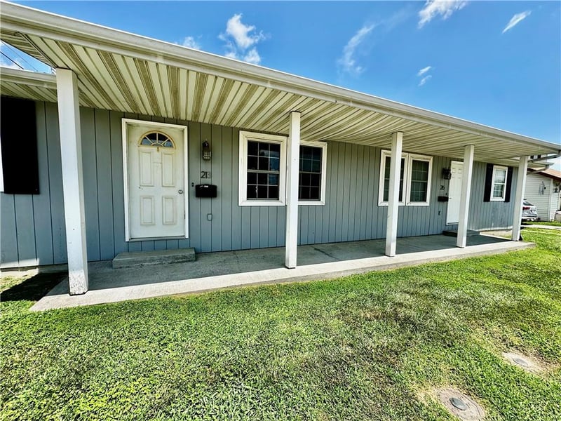 213 E 1st St, Maryville, MO 64468