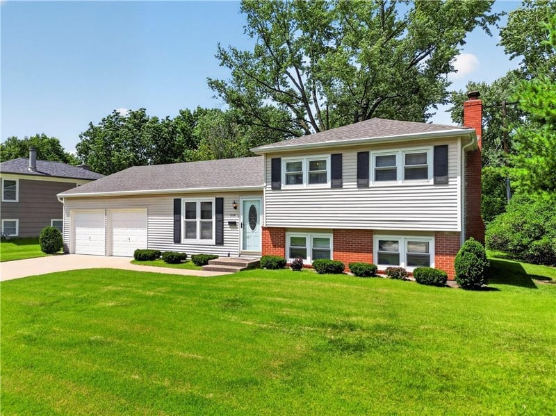 5508 99th Ter, Overland Park, KS 66207