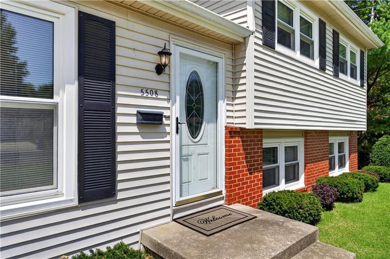 5508 99th Ter, Overland Park, KS 66207