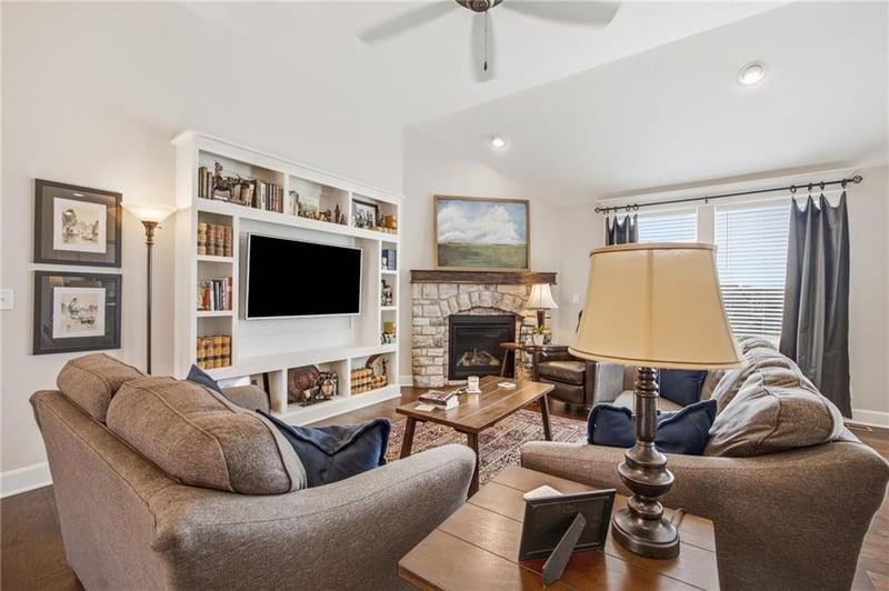16029 Glenview St, Basehor, KS 66007