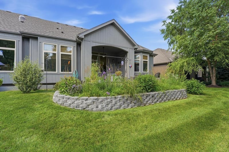 19611 W 100th St, Lenexa, KS 66220