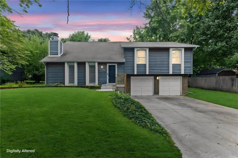 12806 Seminole Dr, Olathe, KS 66062