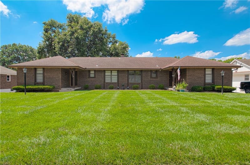 607-609 117 St, Kansas City, MO 64131