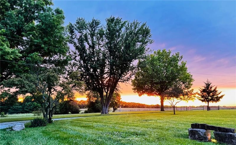 2675 W 215th St, Bucyrus, KS 66013