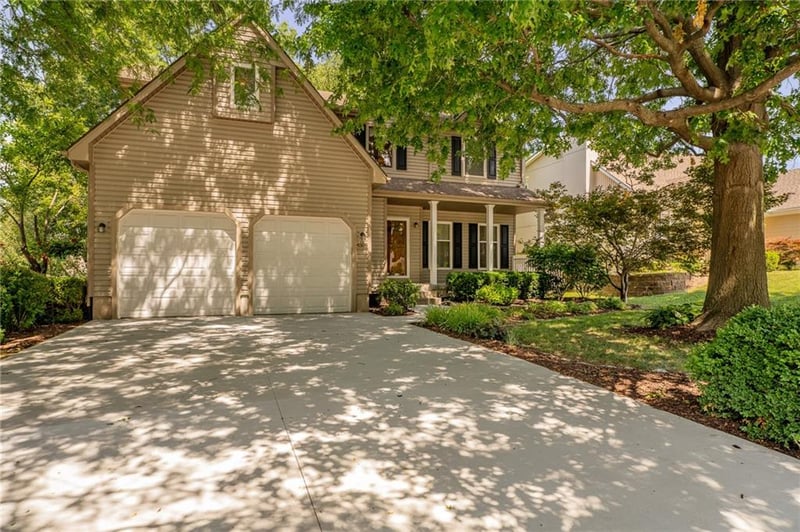 4508 NE Kingston Dr, Lee's Summit, MO 64064