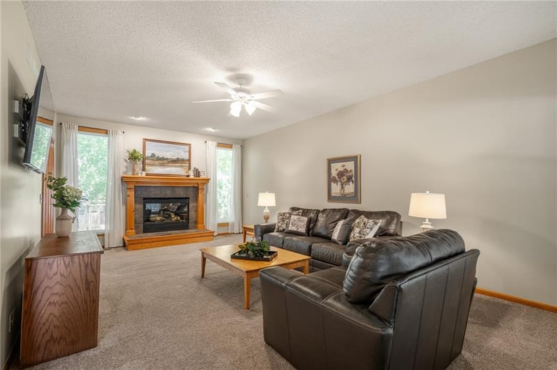 4508 NE Kingston Dr, Lee's Summit, MO 64064