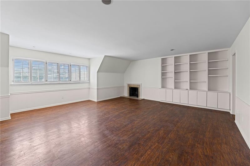 8361 Somerset Dr #303, Prairie Village, KS 66207