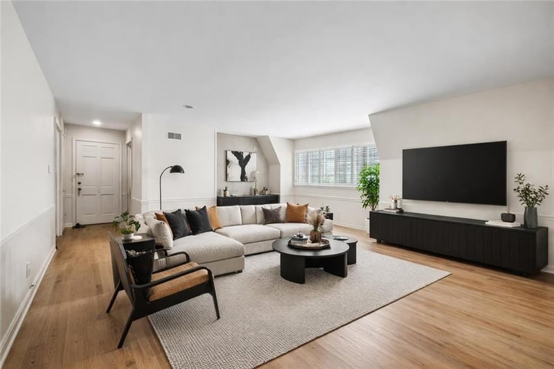 8361 Somerset Dr #303, Prairie Village, KS 66207
