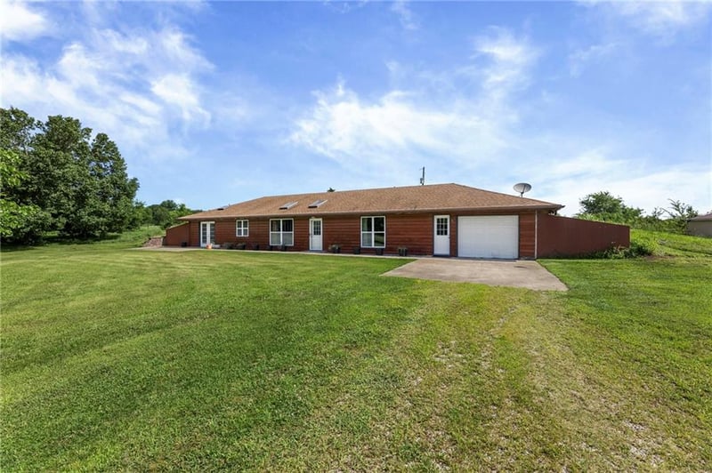 33155 Block Rd, Paola, KS 66071