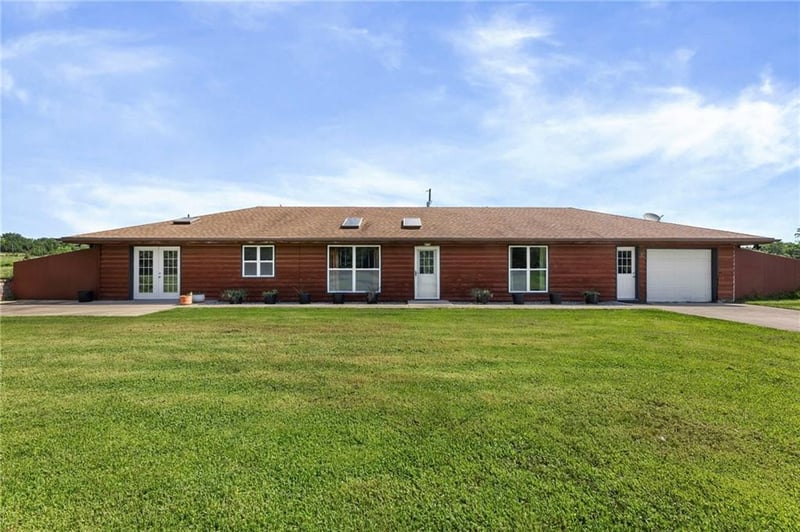 33155 Block Rd, Paola, KS 66071
