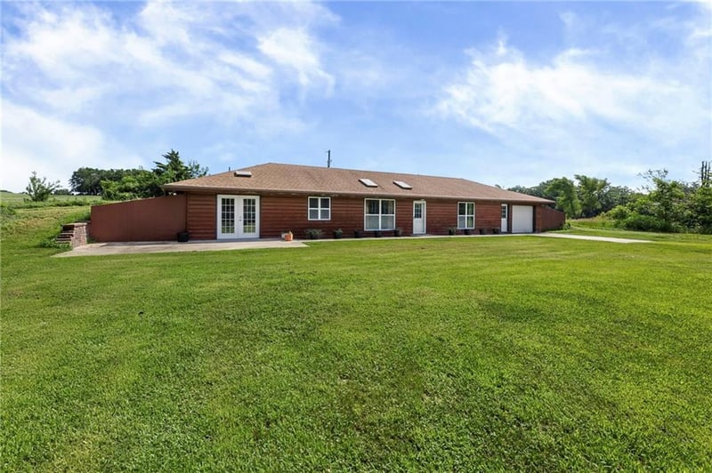 33155 Block Rd, Paola, KS 66071