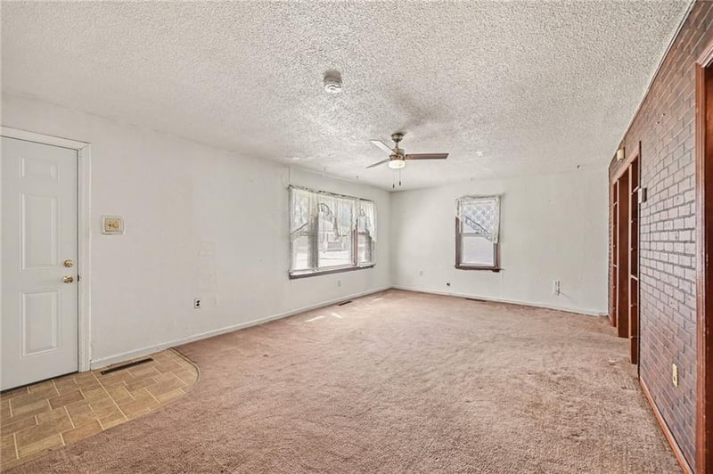 6538 Grant St, St Joseph, MO 64504