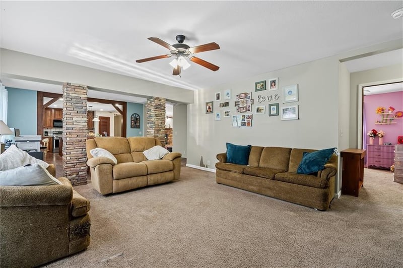 16095 Venus Rd, Lawson, MO 64062