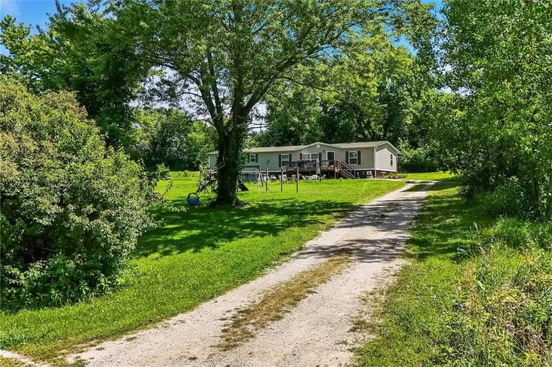 16095 Venus Rd, Lawson, MO 64062