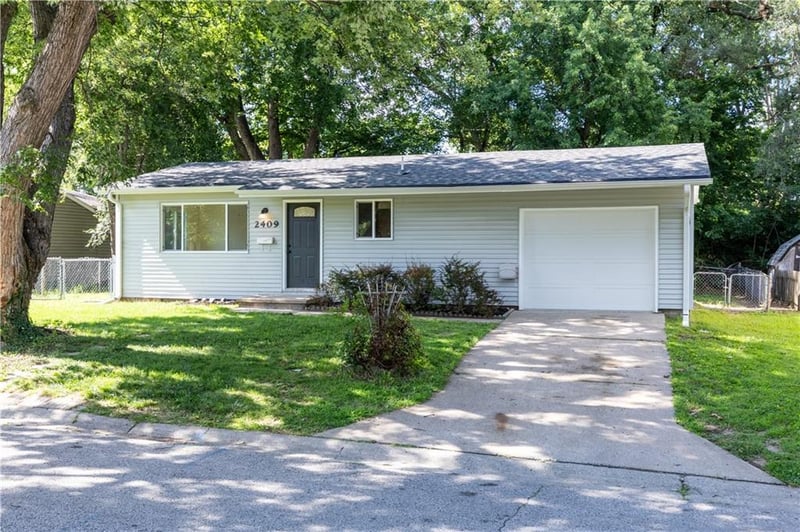 2409 Big Pine Ter, St Joseph, MO 64503