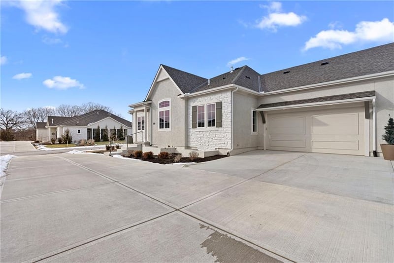 7221 Allman Dr, Shawnee, KS 66217