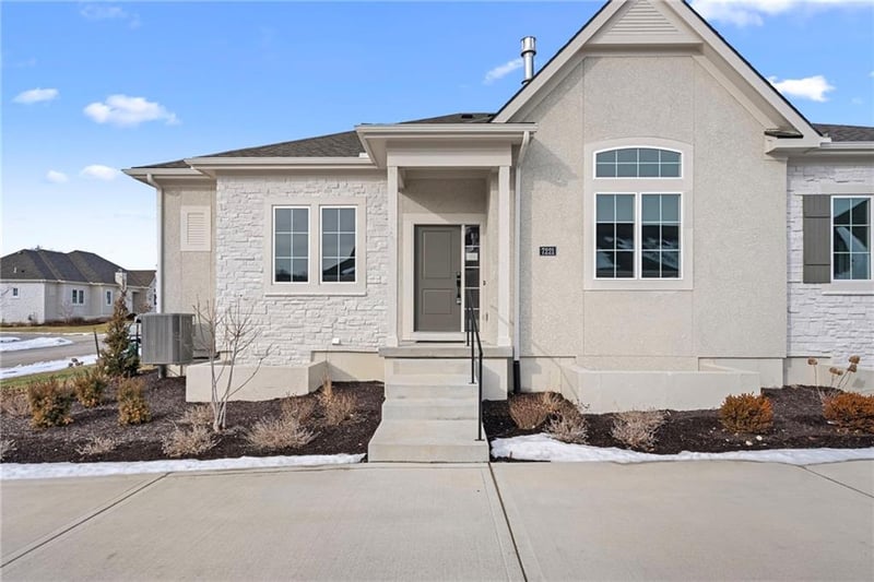 7221 Allman Dr, Shawnee, KS 66217