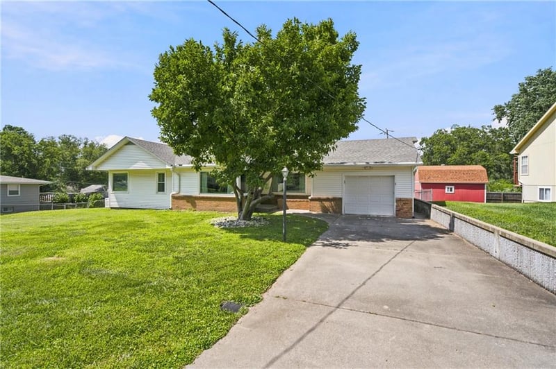 1830 Shawnee St, Leavenworth, KS 66048