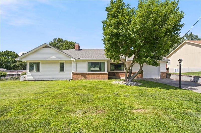 1830 Shawnee St, Leavenworth, KS 66048