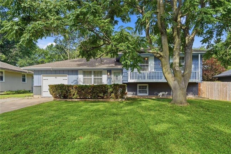 100 Alderson Pl, Lee's Summit, MO 64063