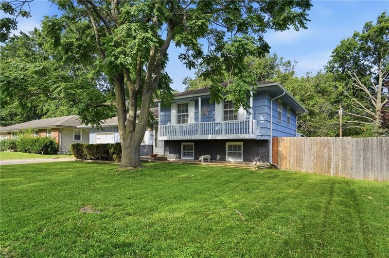 100 Alderson Pl, Lee's Summit, MO 64063