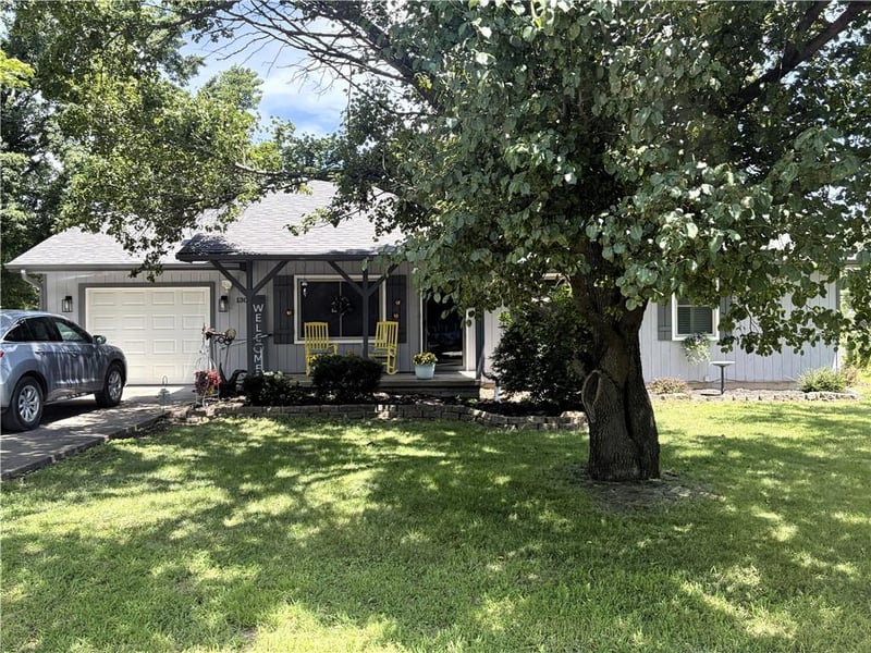 1302 Cumberland St, Burlington, KS 66839