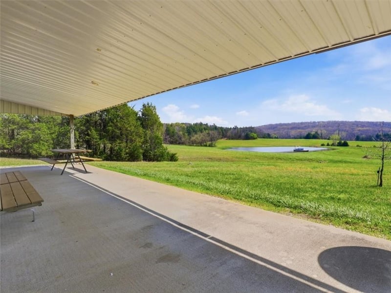 21756 Flippin Rd, Warsaw, MO 65355