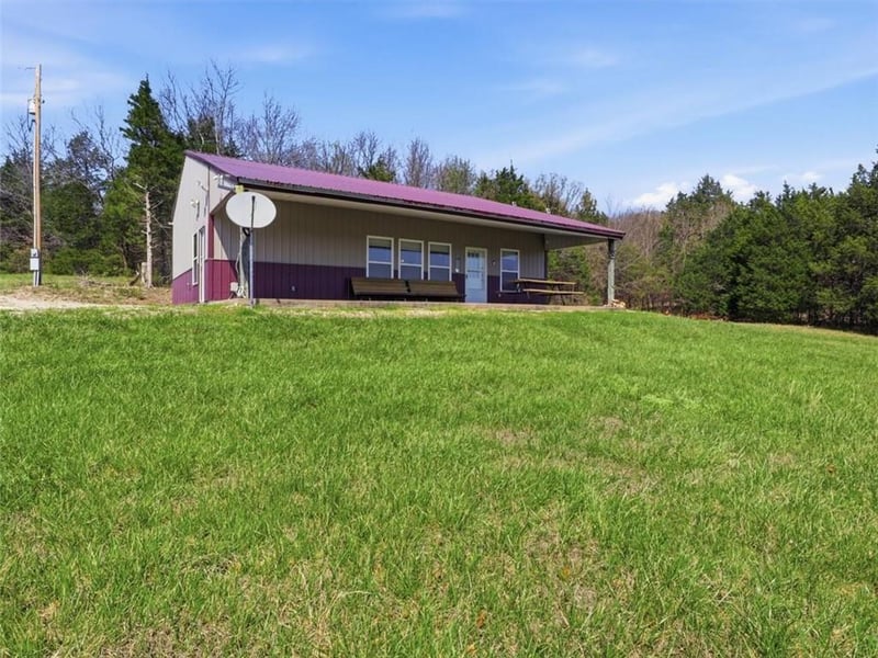 21756 Flippin Rd, Warsaw, MO 65355