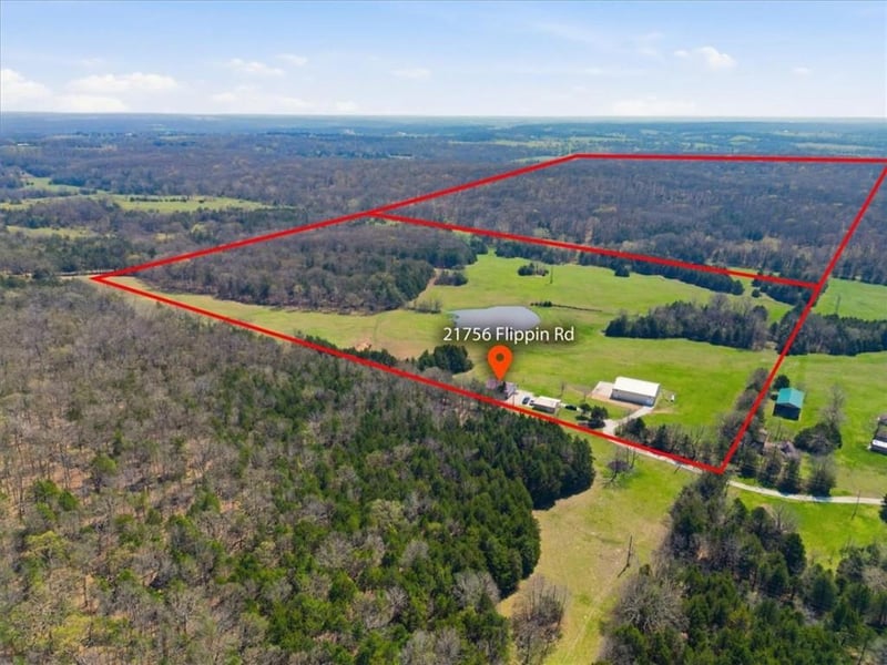 21756 Flippin Rd, Warsaw, MO 65355
