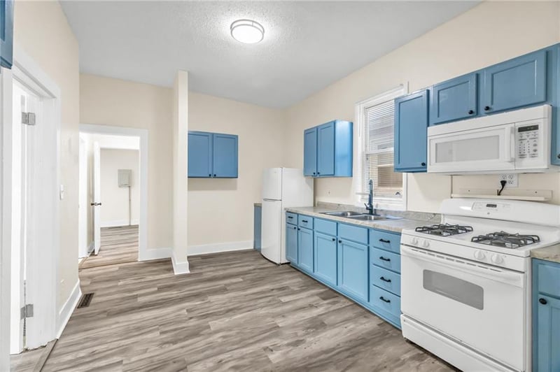 210 Osage St, Leavenworth, KS 66048