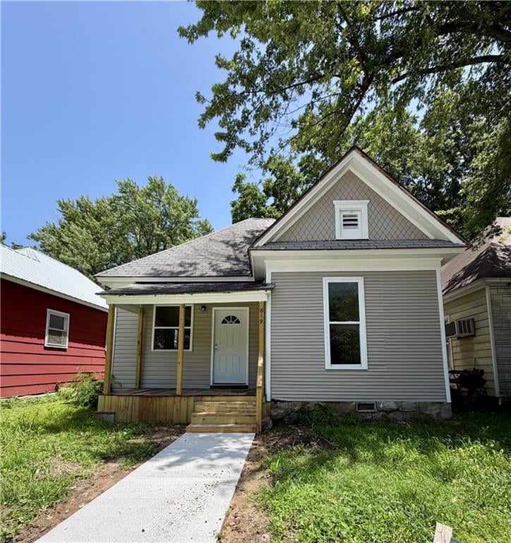 619 26th St, Parsons, KS 67357