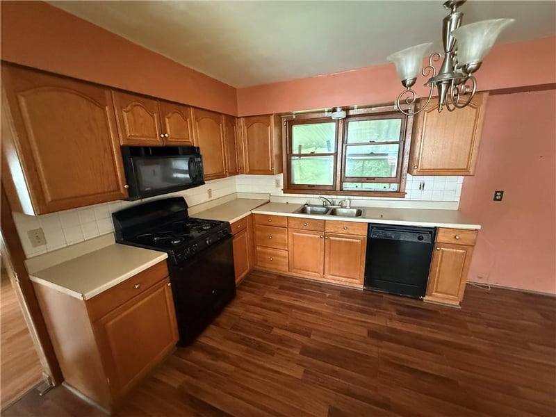 107 Berton Rd, Excelsior Springs, MO 64024