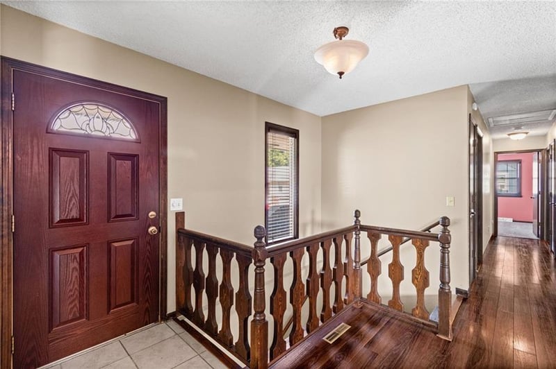 1008 23rd St, Blue Springs, MO 64015