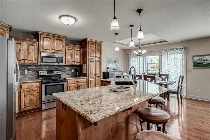 8829 Essex Dr, Kansas City, MO 64156