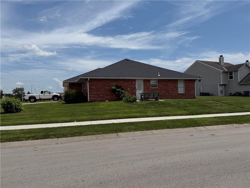 165 - 167 Woodbury Dr, Grain Valley, MO 64029