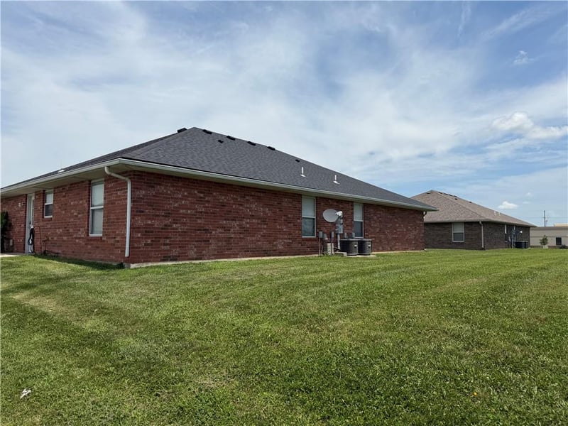 165 - 167 Woodbury Dr, Grain Valley, MO 64029