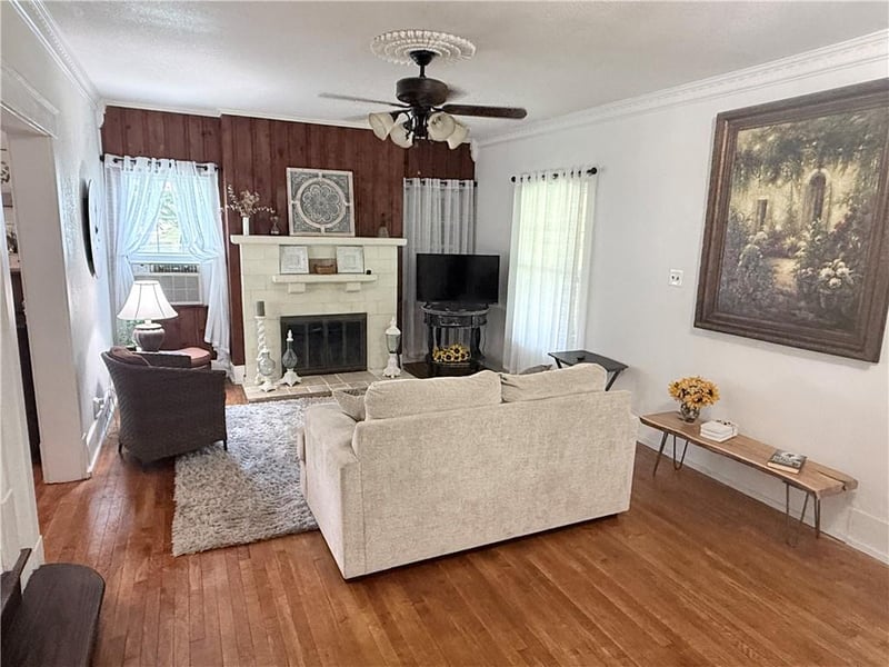 112 1st St, Independence, KS 67301