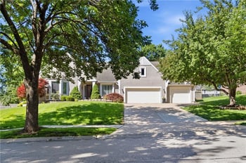 12008 Summit St, Kansas City, MO 64145