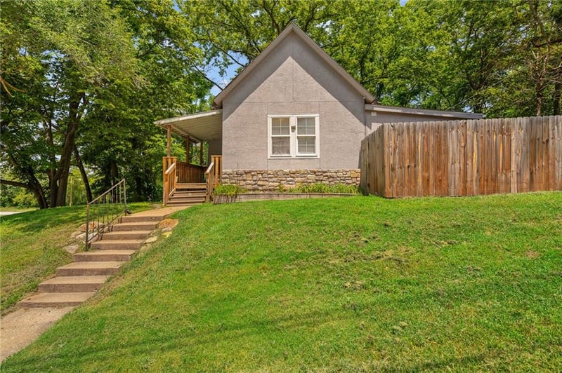 1533 29th St, Kansas City, KS 66106