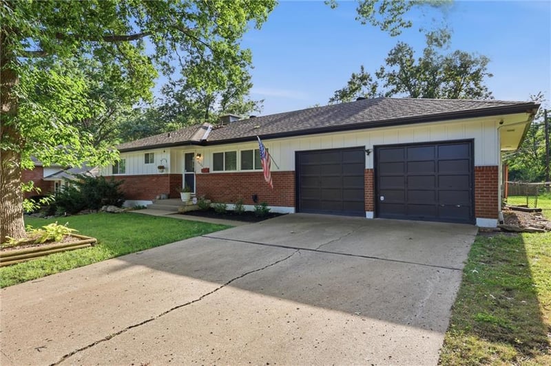 6426 Harvard Ave, Raytown, MO 64133