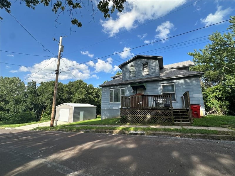 135 11th St, Lexington, MO 64067