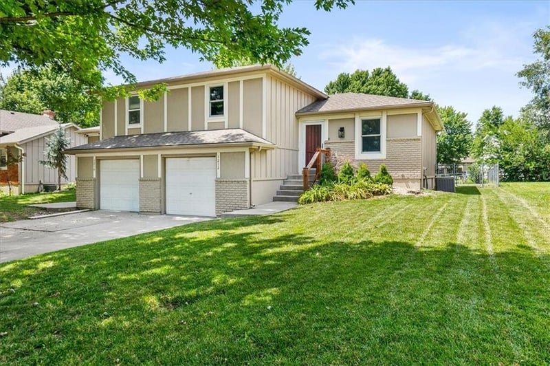 1212 Sheridan St, Olathe, KS 66061