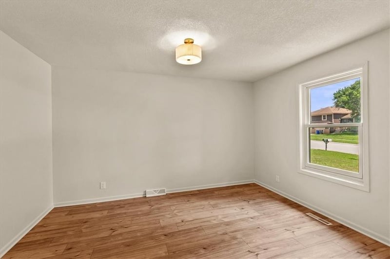 1212 Sheridan St, Olathe, KS 66061