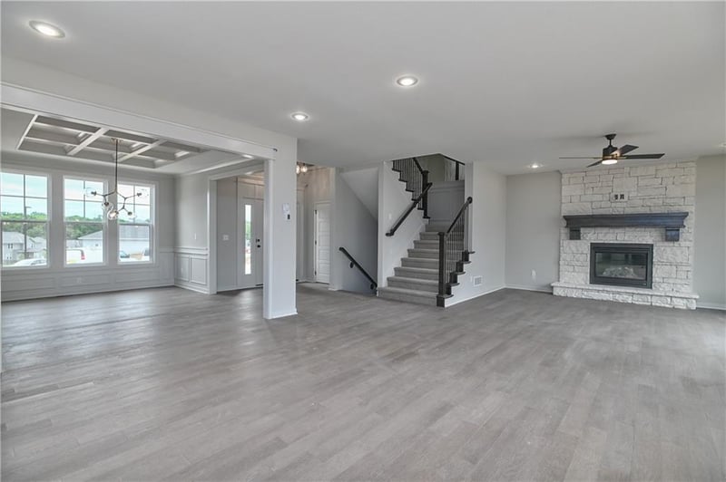 23822 Clear Creek Pw, Shawnee, KS 66226