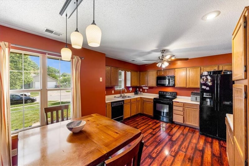 1203 E 118 Ter, Kansas City, MO 64131